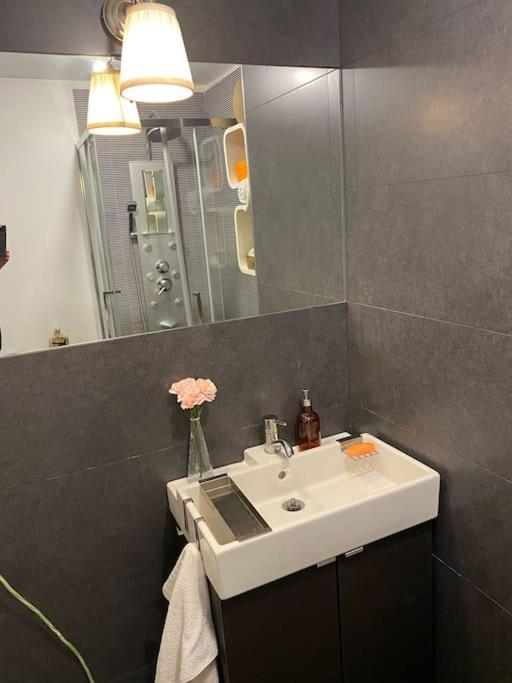 Renovado Com Ac, 2 Wc Completos, Terraco E Garagem Apartment Porto Exterior foto